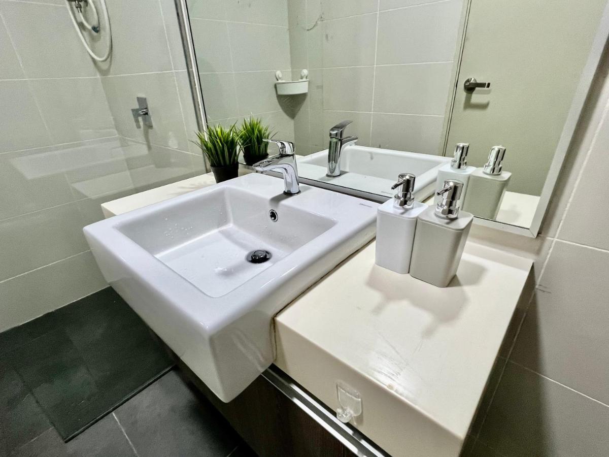Royale Cottage Midvalley Netflix Pools 4 Pax Johor Bahru Exterior foto